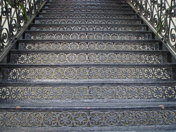 Cầu thang sắt nghệ thuật cắt cnc